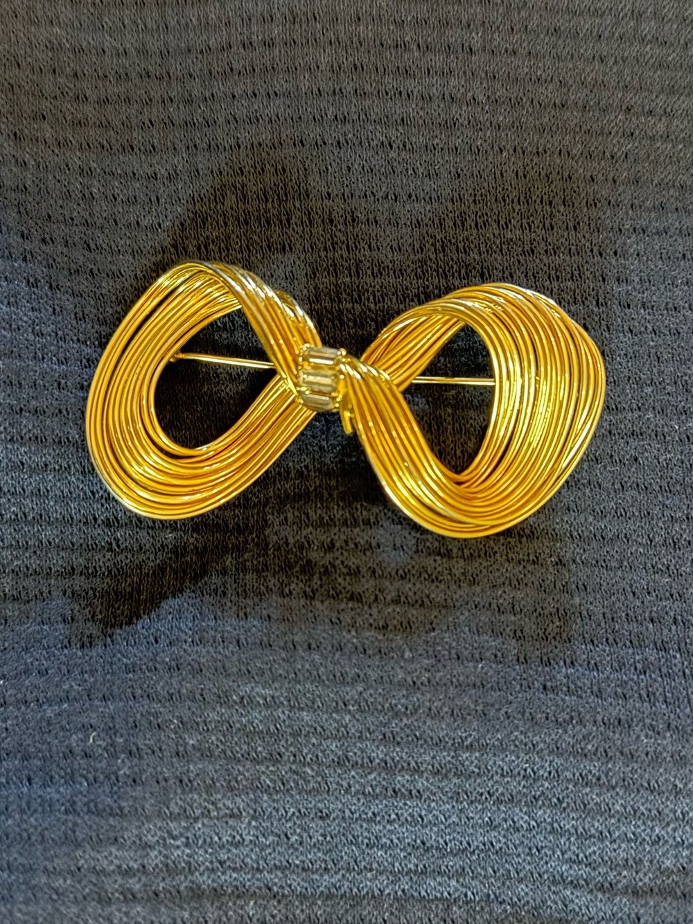 Vintage Schrager Signed Gold Tone Bow Brooch With Rhinestone Accent
